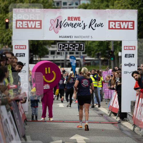 14.06.2026 - REWE Women's Run Michael Strokosch http://msf.ph/oto/9781028 14.06.2026 10:56:00 Laufen 5, 0, 25, 27, 5, 00, 7, 34 meine-sportfotos.de