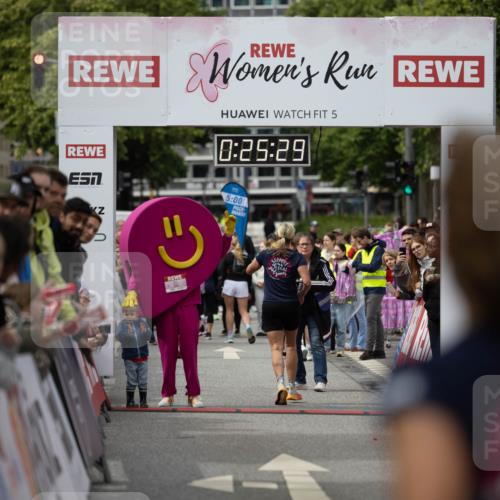14.06.2026 - REWE Women's Run Michael Strokosch http://msf.ph/oto/9781042 14.06.2026 10:56:01 Laufen 5, 0, 25, 29, 5, 00 meine-sportfotos.de