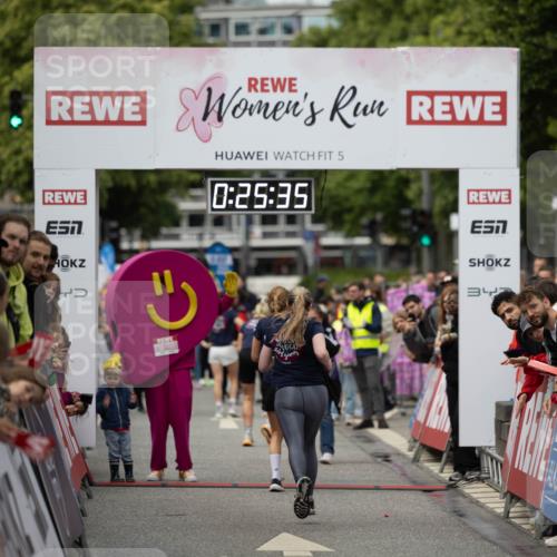 14.06.2026 - REWE Women's Run Michael Strokosch http://msf.ph/oto/9781064 14.06.2026 10:56:07 Laufen 5, 0, 25, 35, 7, 34 meine-sportfotos.de