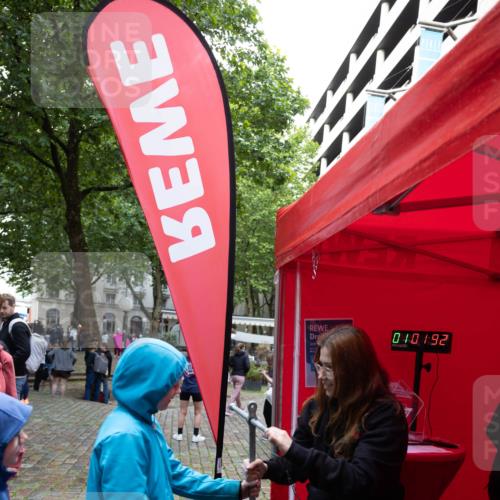 14.06.2026 - REWE Women's Run Michael Strokosch http://msf.ph/oto/9781251 14.06.2026 08:28:59 Laufen 261010 meine-sportfotos.de