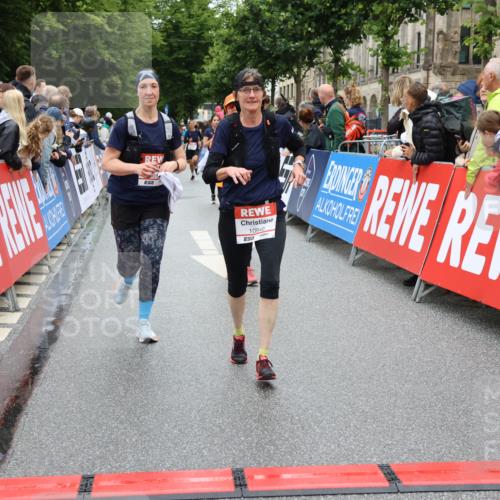 14.06.2026 - REWE Women's Run Strokosch-Dieckow http://msf.ph/oto/9781535 14.06.2026 09:59:19 Ziel 10153, 10940, 10979, 11198, 11199, 11382 meine-sportfotos.de