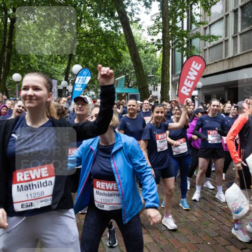 14.06.2026 - REWE Women's Run Michael Strokosch http://msf.ph/oto/9781560 14.06.2026 08:39:25 Laufen 7, 00, 1332, 11258, 7, 11257, 108, 100, 577 meine-sportfotos.de