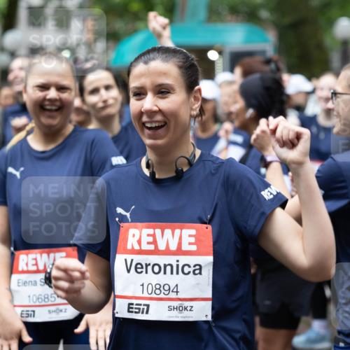 14.06.2026 - REWE Women's Run Michael Strokosch http://msf.ph/oto/9781669 14.06.2026 08:39:54 Laufen 10685, 10894, 57 meine-sportfotos.de