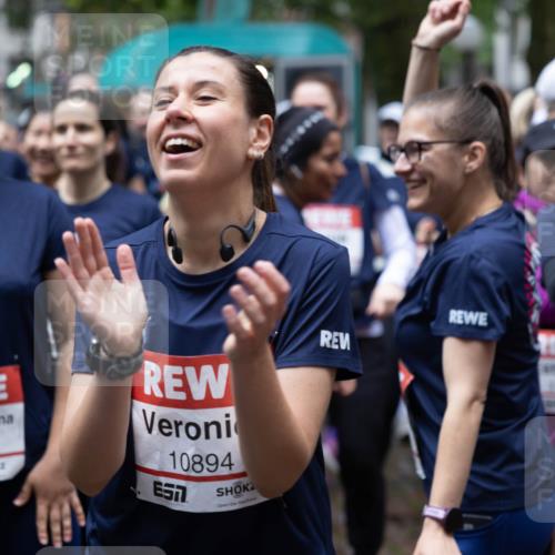 14.06.2026 - REWE Women's Run Michael Strokosch http://msf.ph/oto/9781726 14.06.2026 08:39:57 Laufen 10685, 57, 10894, 211, 10002 meine-sportfotos.de