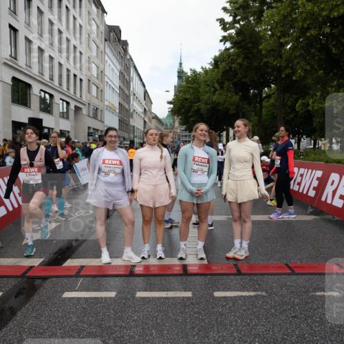 14.06.2026 - REWE Women's Run Michael Strokosch http://msf.ph/oto/9781786 14.06.2026 08:48:20 Laufen 10134, 11011 meine-sportfotos.de