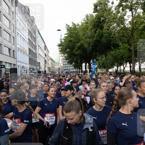 14.06.2026 - REWE Women's Run Michael Strokosch http://msf.ph/oto/9781976 14.06.2026 08:53:02 Laufen 11013, 11436, 1245, 77, 4, 6, 00, 1047, 10517 meine-sportfotos.de