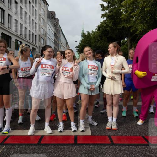 14.06.2026 - REWE Women's Run Michael Strokosch http://msf.ph/oto/9782010 14.06.2026 08:55:22 Laufen 10843, 57, 11246, 7, 10080, 10136, 10135, 10134 meine-sportfotos.de