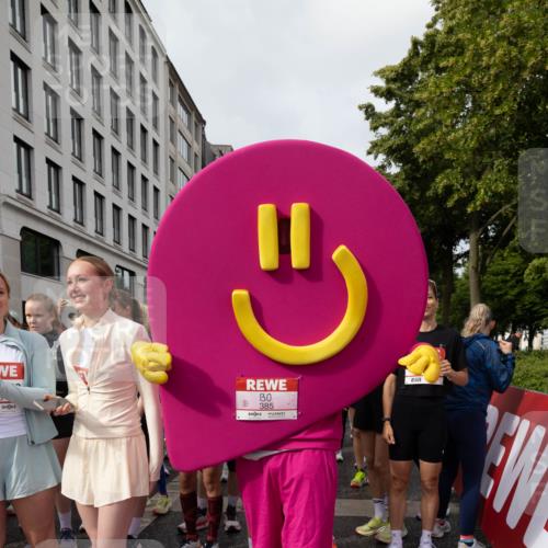 14.06.2026 - REWE Women's Run Michael Strokosch http://msf.ph/oto/9782029 14.06.2026 08:55:35 Laufen 385, 57 meine-sportfotos.de
