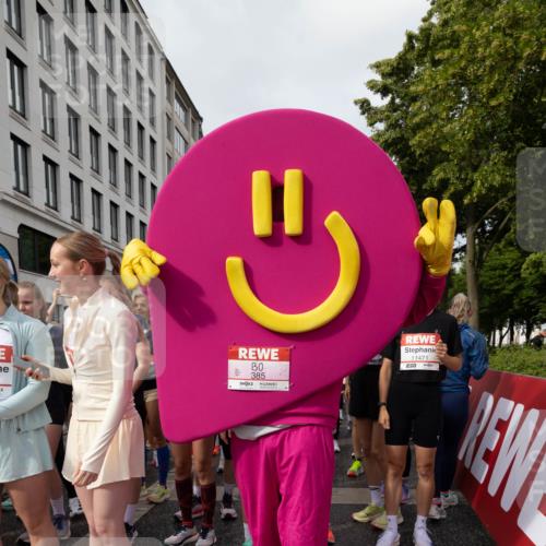 14.06.2026 - REWE Women's Run Michael Strokosch http://msf.ph/oto/9782041 14.06.2026 08:55:35 Laufen 385, 11471 meine-sportfotos.de