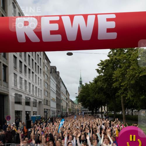 14.06.2026 - REWE Women's Run Michael Strokosch http://msf.ph/oto/9782130 14.06.2026 08:57:10 Laufen 50, 11245 meine-sportfotos.de