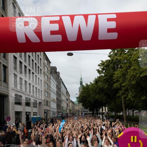 14.06.2026 - REWE Women's Run Michael Strokosch http://msf.ph/oto/9782132 14.06.2026 08:57:10 Laufen 1124 meine-sportfotos.de