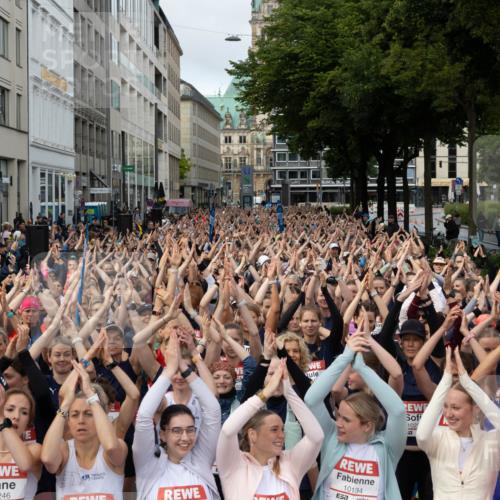 14.06.2026 - REWE Women's Run Michael Strokosch http://msf.ph/oto/9782176 14.06.2026 08:57:17 Laufen 1141, 7, 11246, 10134, 7, 102, 10848 meine-sportfotos.de
