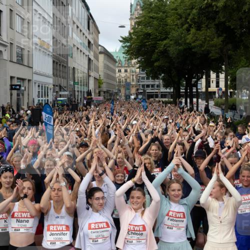 14.06.2026 - REWE Women's Run Michael Strokosch http://msf.ph/oto/9782198 14.06.2026 08:57:19 Laufen 13, 7, 57, 109, 5, 00, 11246, 7, 10080, 7, 10136, 7, 10135, 7, 10134, 10848, 385 meine-sportfotos.de
