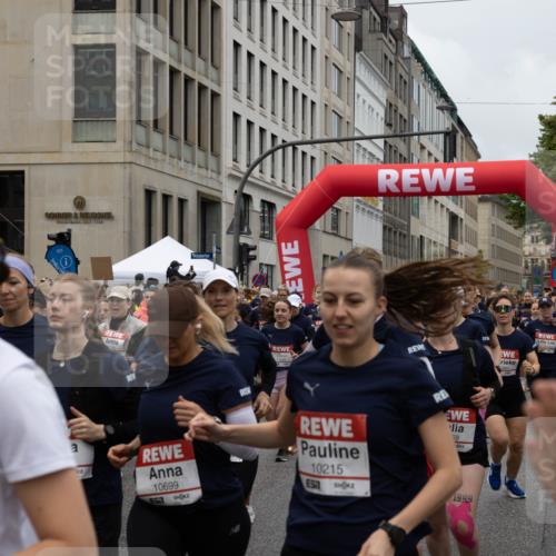 14.06.2026 - REWE Women's Run Michael Strokosch http://msf.ph/oto/9782273 14.06.2026 09:00:57 Laufen 10699, 10215, 59, 360, 1999 meine-sportfotos.de