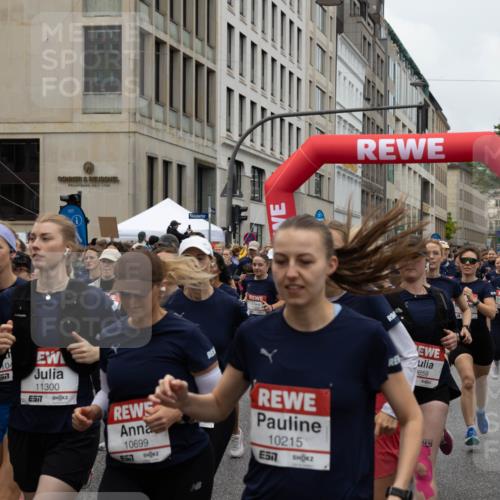 14.06.2026 - REWE Women's Run Michael Strokosch http://msf.ph/oto/9782276 14.06.2026 09:00:57 Laufen 144, 657, 11300, 57, 10699, 657, 10215, 659 meine-sportfotos.de
