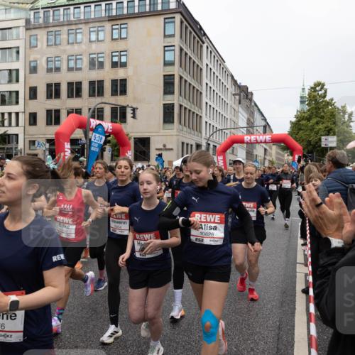 14.06.2026 - REWE Women's Run Michael Strokosch http://msf.ph/oto/9782286 14.06.2026 09:01:03 Laufen 5, 30, 10150, 10454, 76, 10828, 7, 111 meine-sportfotos.de
