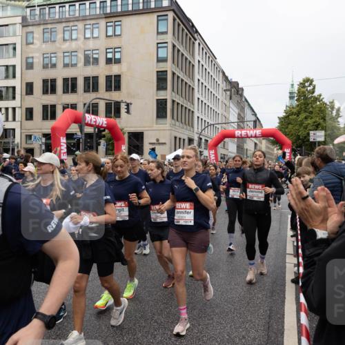 14.06.2026 - REWE Women's Run Michael Strokosch http://msf.ph/oto/9782303 14.06.2026 09:01:05 Laufen 10153, 300, 10301 meine-sportfotos.de