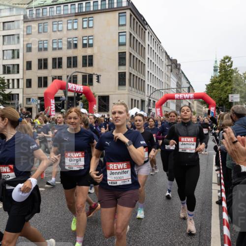 14.06.2026 - REWE Women's Run Michael Strokosch http://msf.ph/oto/9782312 14.06.2026 09:01:05 Laufen 18, 18, 10359, 10300, 10301, 7, 10235 meine-sportfotos.de
