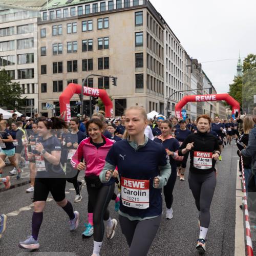 14.06.2026 - REWE Women's Run Michael Strokosch http://msf.ph/oto/9782321 14.06.2026 09:01:08 Laufen 18, 18, 10159, 0543, 10210, 11270 meine-sportfotos.de