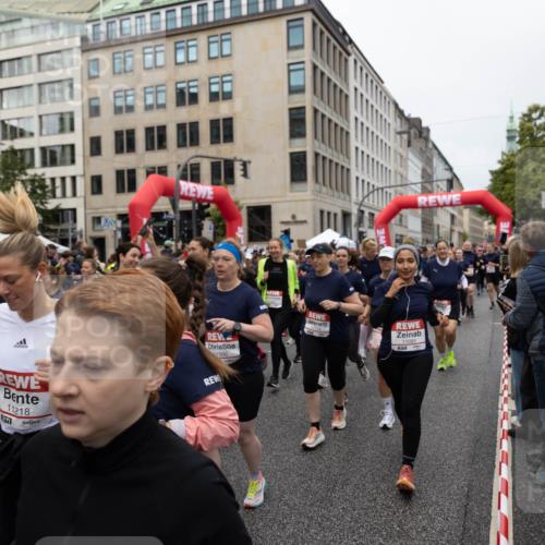 14.06.2026 - REWE Women's Run Michael Strokosch http://msf.ph/oto/9782331 14.06.2026 09:01:09 Laufen 1386, 11218, 657, 11089 meine-sportfotos.de