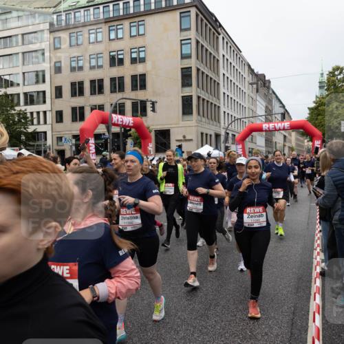 14.06.2026 - REWE Women's Run Michael Strokosch http://msf.ph/oto/9782333 14.06.2026 09:01:09 Laufen 18, 18, 11386, 11089 meine-sportfotos.de