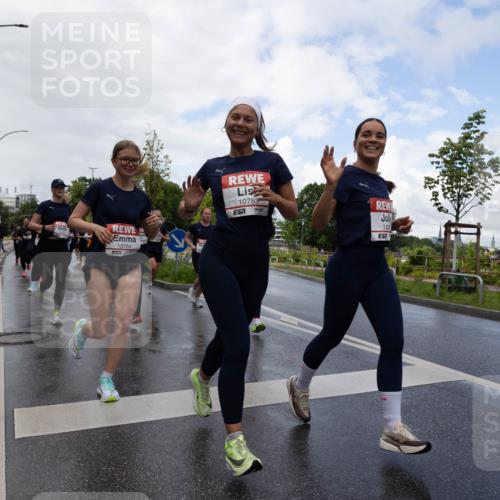 14.06.2026 - REWE Women's Run Michael Strokosch http://msf.ph/oto/9782378 14.06.2026 09:12:24 Laufen 10768, 10783, 57, 1124, 57 meine-sportfotos.de