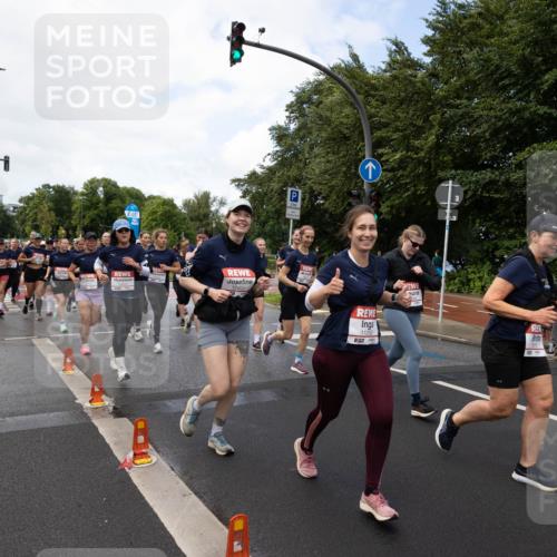 14.06.2026 - REWE Women's Run Michael Strokosch http://msf.ph/oto/9782388 14.06.2026 09:12:54 Laufen 6, 00, 10600, 11262 meine-sportfotos.de