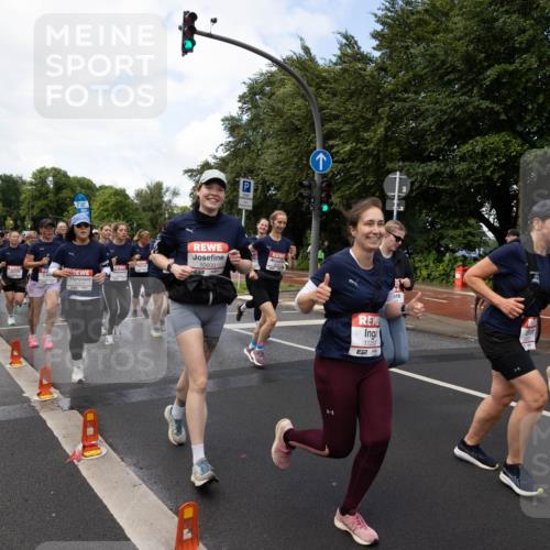 14.06.2026 - REWE Women's Run Michael Strokosch http://msf.ph/oto/9782394 14.06.2026 09:12:54 Laufen 10600, 11262 meine-sportfotos.de