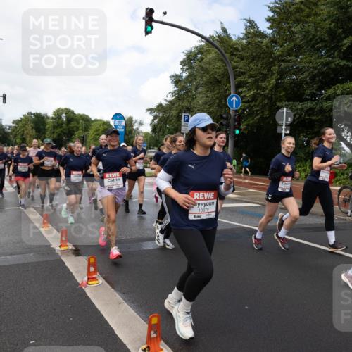 14.06.2026 - REWE Women's Run Michael Strokosch http://msf.ph/oto/9782406 14.06.2026 09:12:55 Laufen 6, 00, 10979, 57 meine-sportfotos.de