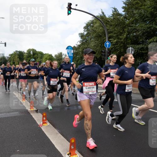 14.06.2026 - REWE Women's Run Michael Strokosch http://msf.ph/oto/9782414 14.06.2026 09:12:56 Laufen 6, 00, 10070, 10719, 7, 1081, 1132, 1045, 7 meine-sportfotos.de