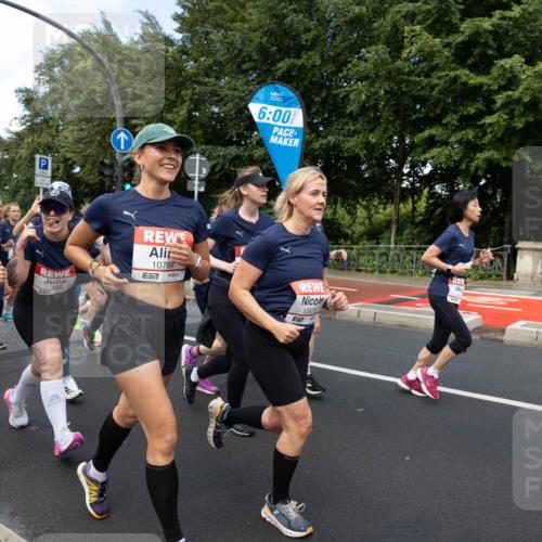 14.06.2026 - REWE Women's Run Michael Strokosch http://msf.ph/oto/9782429 14.06.2026 09:12:58 Laufen 6, 00, 1042, 11002, 10789, 10923 meine-sportfotos.de