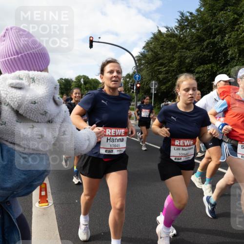 14.06.2026 - REWE Women's Run Michael Strokosch http://msf.ph/oto/9782509 14.06.2026 09:13:39 Laufen 10945, 10946, 11038, 7 meine-sportfotos.de