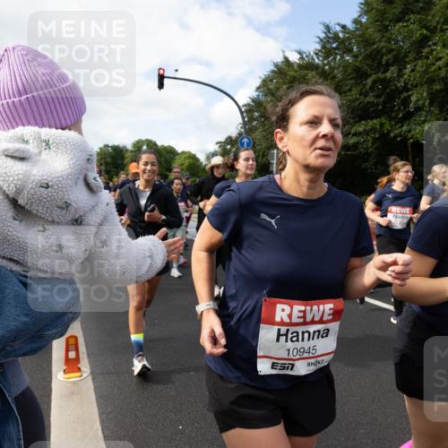 14.06.2026 - REWE Women's Run Michael Strokosch http://msf.ph/oto/9782522 14.06.2026 09:13:39 Laufen 10945, 10946, 7 meine-sportfotos.de