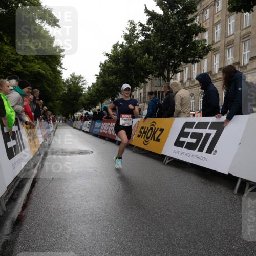 14.06.2026 - REWE Women's Run Michael Strokosch http://msf.ph/oto/9782891 14.06.2026 09:44:18 Laufen 10859 meine-sportfotos.de