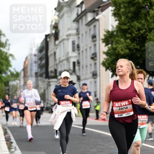 14.06.2026 - REWE Women's Run Dr. Thomas Lammeyer http://msf.ph/oto/9782922 14.06.2026 10:51:57 Laufen 5354, 5774 meine-sportfotos.de