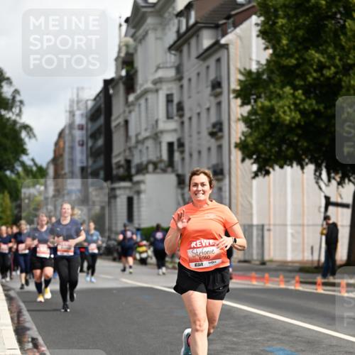 14.06.2026 - REWE Women's Run Dr. Thomas Lammeyer http://msf.ph/oto/9783107 14.06.2026 10:52:11 Laufen 6050, 7 meine-sportfotos.de