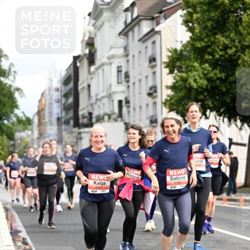 14.06.2026 - REWE Women's Run Dr. Thomas Lammeyer http://msf.ph/oto/9783254 14.06.2026 10:52:21 Laufen 5237, 57, 5198, 57, 5573 meine-sportfotos.de