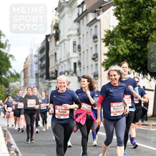 14.06.2026 - REWE Women's Run Dr. Thomas Lammeyer http://msf.ph/oto/9783257 14.06.2026 10:52:21 Laufen 5237, 5198, 57 meine-sportfotos.de