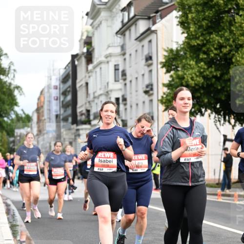 14.06.2026 - REWE Women's Run Dr. Thomas Lammeyer http://msf.ph/oto/9783332 14.06.2026 10:52:27 Laufen 5819, 6058, 7, 57, 5744 meine-sportfotos.de