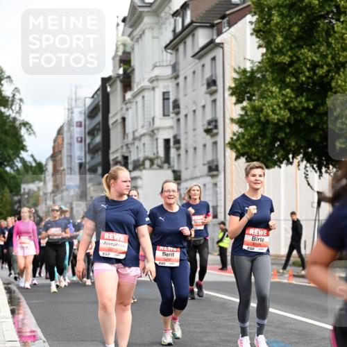 14.06.2026 - REWE Women's Run Dr. Thomas Lammeyer http://msf.ph/oto/9783410 14.06.2026 10:52:32 Laufen 5803, 577, 5249, 5199, 7 meine-sportfotos.de