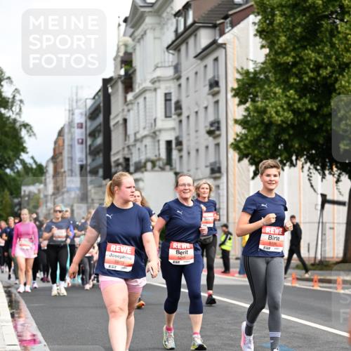 14.06.2026 - REWE Women's Run Dr. Thomas Lammeyer http://msf.ph/oto/9783411 14.06.2026 10:52:32 Laufen 5803, 7, 5249, 5199 meine-sportfotos.de