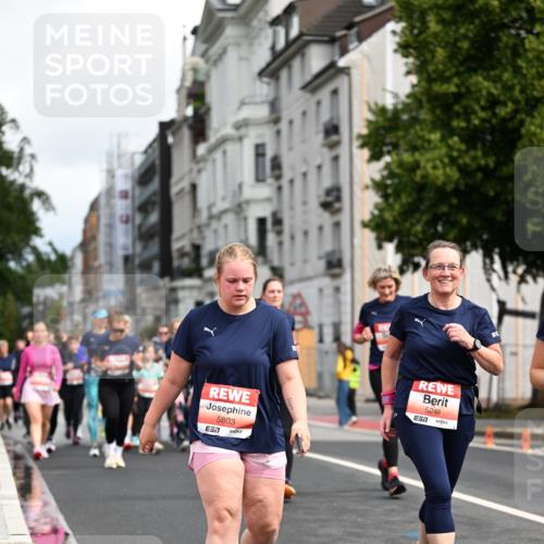14.06.2026 - REWE Women's Run Dr. Thomas Lammeyer http://msf.ph/oto/9783426 14.06.2026 10:52:33 Laufen 5803, 7, 5249, 7 meine-sportfotos.de