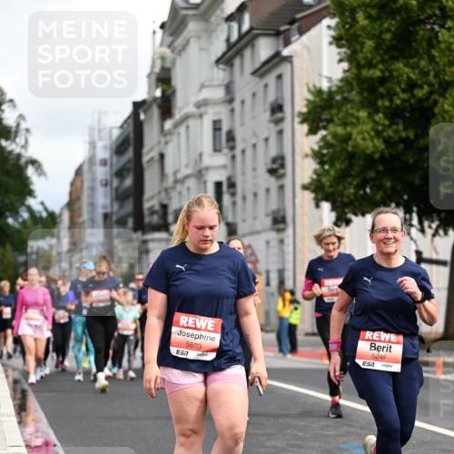 14.06.2026 - REWE Women's Run Dr. Thomas Lammeyer http://msf.ph/oto/9783428 14.06.2026 10:52:33 Laufen 5803, 7, 5249, 7 meine-sportfotos.de