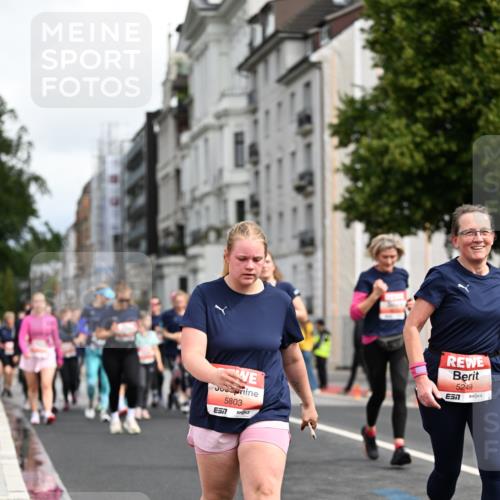 14.06.2026 - REWE Women's Run Dr. Thomas Lammeyer http://msf.ph/oto/9783431 14.06.2026 10:52:34 Laufen 5803, 57, 5249, 7 meine-sportfotos.de