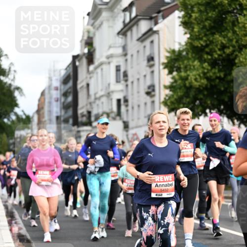 14.06.2026 - REWE Women's Run Dr. Thomas Lammeyer http://msf.ph/oto/9783510 14.06.2026 10:52:39 Laufen 5452, 7, 357 meine-sportfotos.de