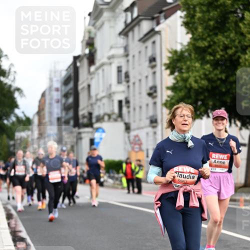 14.06.2026 - REWE Women's Run Dr. Thomas Lammeyer http://msf.ph/oto/9783737 14.06.2026 10:52:56 Laufen 5967, 5545, 377 meine-sportfotos.de