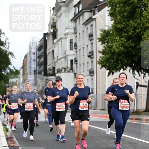 14.06.2026 - REWE Women's Run Dr. Thomas Lammeyer http://msf.ph/oto/9783907 14.06.2026 10:53:09 Laufen 5611, 7, 5934, 7, 57 meine-sportfotos.de