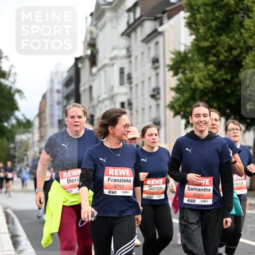 14.06.2026 - REWE Women's Run Dr. Thomas Lammeyer http://msf.ph/oto/9784280 14.06.2026 10:53:35 Laufen 5103, 57, 5752, 7, 5222, 651, 5327, 7 meine-sportfotos.de