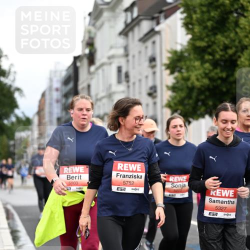 14.06.2026 - REWE Women's Run Dr. Thomas Lammeyer http://msf.ph/oto/9784287 14.06.2026 10:53:35 Laufen 5103, 5752, 5222, 653, 5327, 7 meine-sportfotos.de