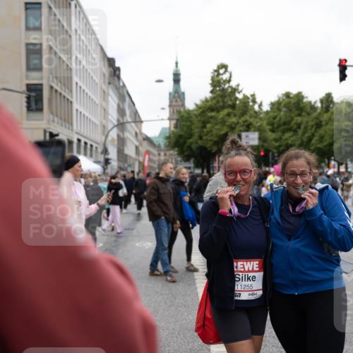 14.06.2026 - REWE Women's Run Michael Strokosch http://msf.ph/oto/9784335 14.06.2026 10:33:04 Laufen 10, 32, 11255, 577 meine-sportfotos.de